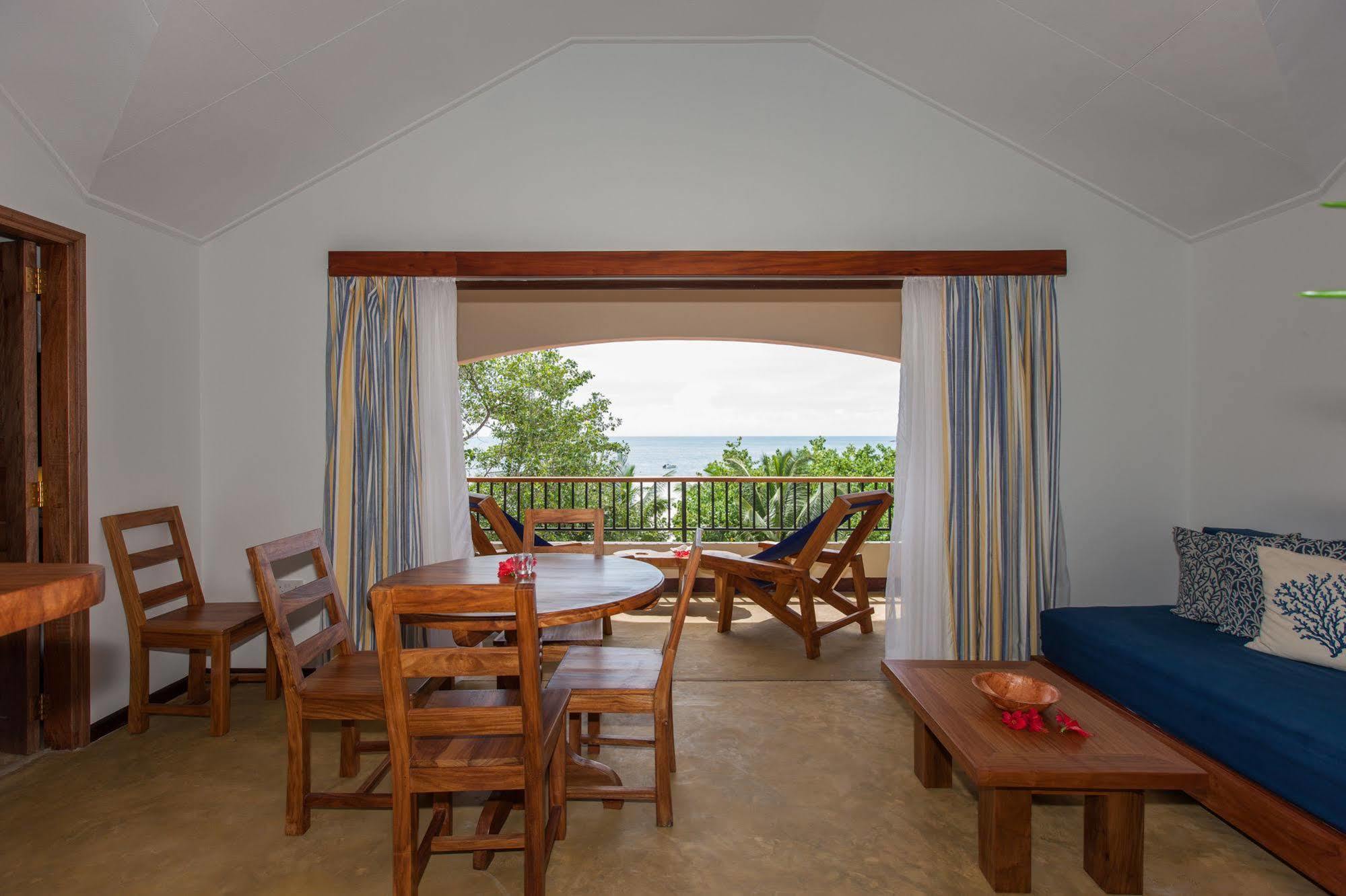 فندق دار ضيافة ليرونديل Anse Volbert Village المظهر الخارجي الصورة